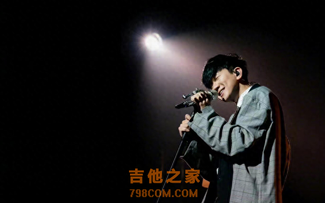 中国当代十大歌手盘点：谁是华语歌坛的巅峰之声？