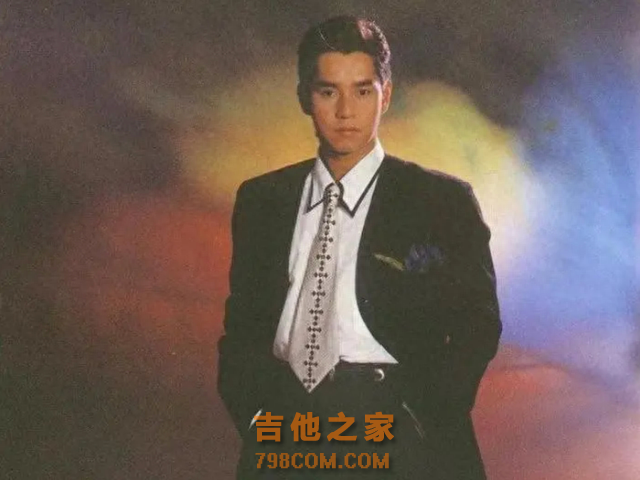 中国当代十大歌手盘点：谁是华语歌坛的巅峰之声？