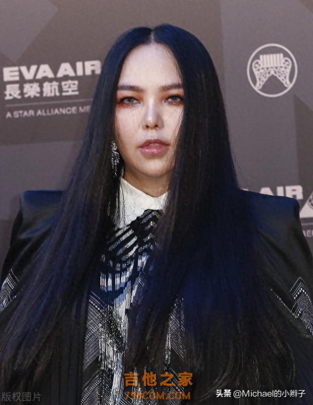 你认为目前国内歌坛唱功最好的歌手是谁？