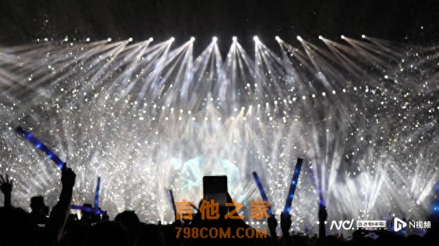 “老牌歌手”张信哲为什么被年青一代喜欢？