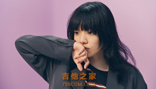 相差11岁，相恋4年，日本新生代原创女歌手爱缪钦慕大叔，爱无错