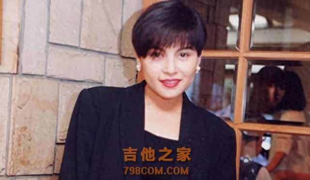 60岁歌手千百惠：曾从何静手里抢走丈夫离婚后儿子是她最大依靠