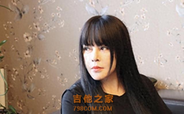 60岁歌手千百惠：曾从何静手里抢走丈夫离婚后儿子是她最大依靠