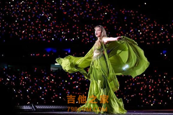 知名女歌手演唱会上，有人猝死！