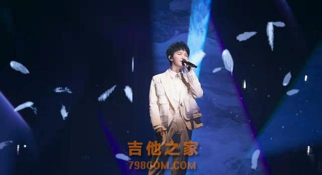 周深跻身前三，邓紫棋掉出前五，QQ音乐歌手榜大洗牌