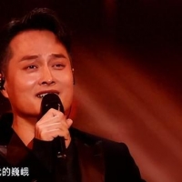 歌手云飞，嗓音动听自然纯净，成名后依然保持低调朴素的生活做派