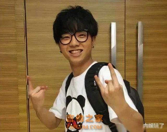 自称是当红歌手,却没有一首代表作,这8位歌手真敢说