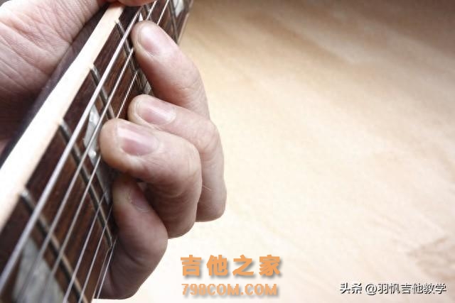 吉他自学教程：这个基本功每天练5遍，2周后双手特别灵活
