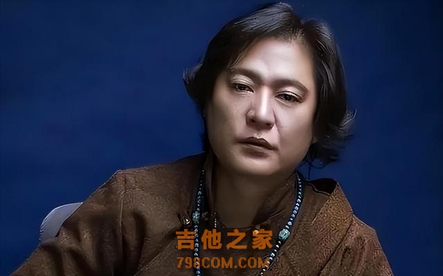 50岁著名歌手突然离世，死因曝光，元旦还上台演唱，女友照片流出