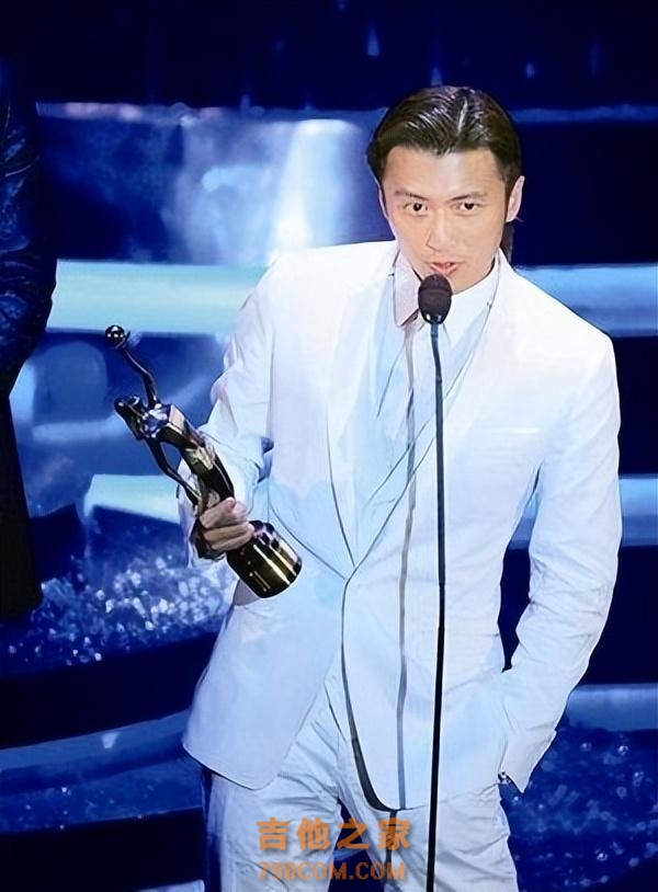 盘点10位在国外获奖的中国歌手，好声音周深上榜，刀郎位列其中