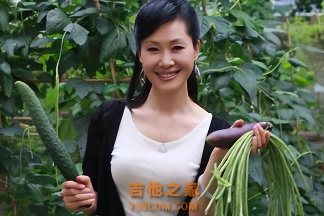 歌手于文华：再婚嫁未婚小伙，23年并未生子，如今的她幸福吗？