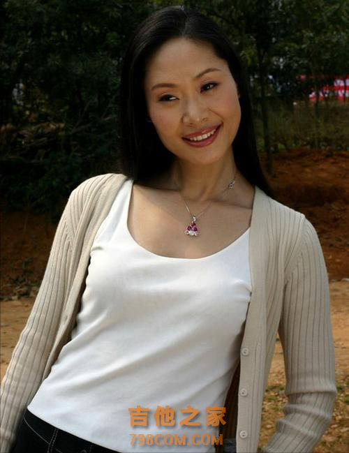 歌手于文华：再婚嫁未婚小伙，23年并未生子，如今的她幸福吗？