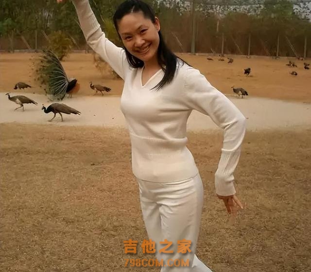 歌手于文华：再婚嫁未婚小伙，23年并未生子，如今的她幸福吗？