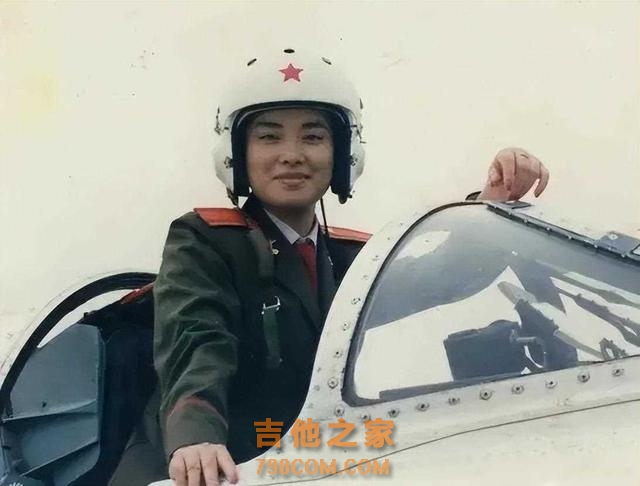 她是著名歌手,39岁才遇到真爱生1双儿女,丈夫爱她给206亿