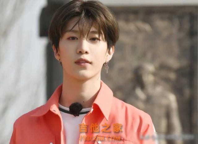 被捧为乐坛神话却无一首代表作,这五位歌手,你们脸红不?