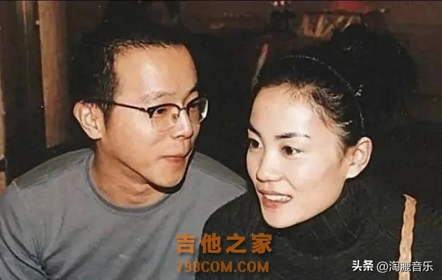 最美摇滚女歌手，结婚11年后丈夫自杀，她的身份可不只是窦唯初恋