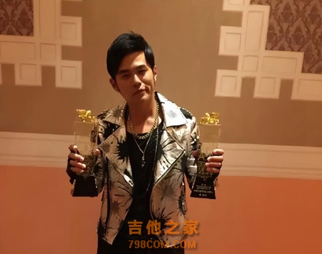 在国外获奖的5位华人歌手，有人被轻视有人被乐队开除，他们是谁