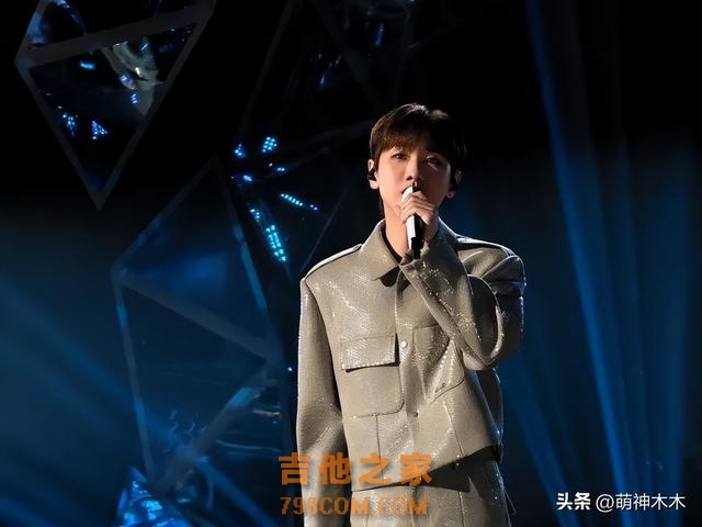 《歌手2024》太尴尬！老将那英遭外国歌手嘲笑，网评呼吁请刀郎