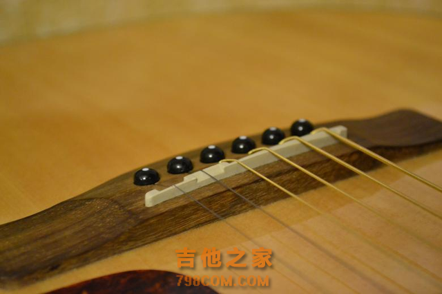 “吉他怎么选？”系列——指板、琴桥要怎么选？