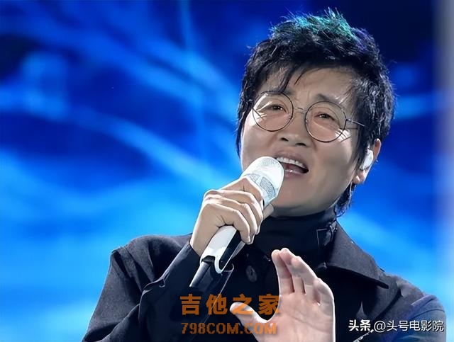 那英搁浅跑调！《歌手》俩唱周杰伦的翻车，孙楠拯救，评论炸了