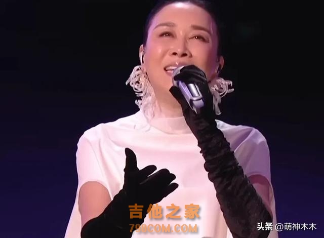 那英被过度高估？《歌手》直播三期还在走音，网友吐槽水平太差