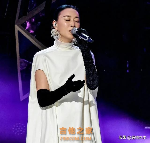 那英被过度高估？《歌手》直播三期还在走音，网友吐槽水平太差
