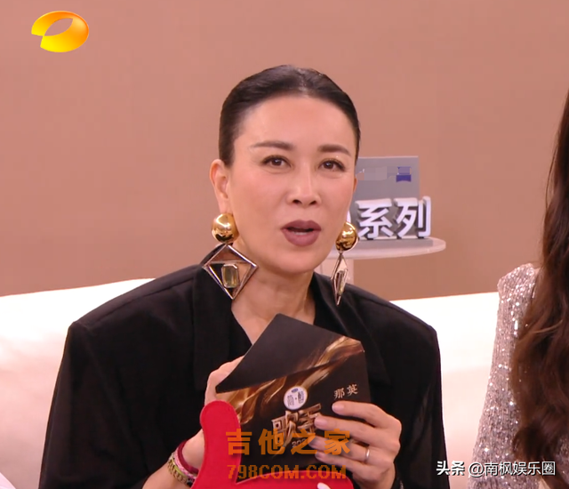 歌手最新排名：汪苏泷倒第二，那英挤进前三，第一当之无愧