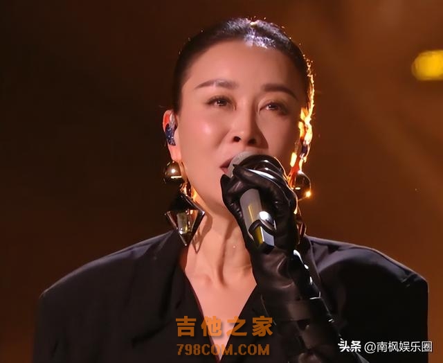 歌手最新排名：汪苏泷倒第二，那英挤进前三，第一当之无愧