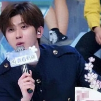 明明没有一首代表作，却能成为乐坛顶流，这3位歌手害不害臊