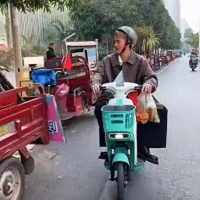 歌手吴克群花86元，在广西买了一条街的水果！网友：太羡慕了