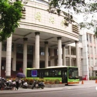 南宁某高校图书馆出现“变装男”，穿女装做不可描述动作，再看到速报警！