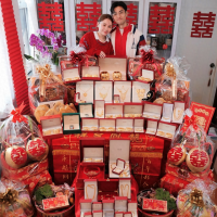 女歌手晒订婚照，网友：可以开金铺了