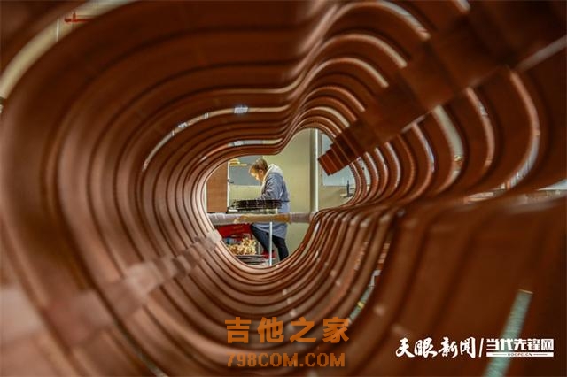 制作一把吉他仅需1天！正安吉他向“新”发力