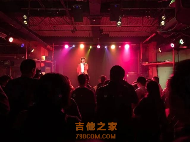知名歌手复出，巡演上海站售罄，此前首场观众仅有9人
